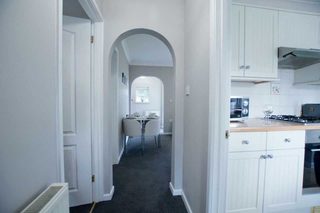 Grove Cottage Бэйсингсток Экстерьер фото